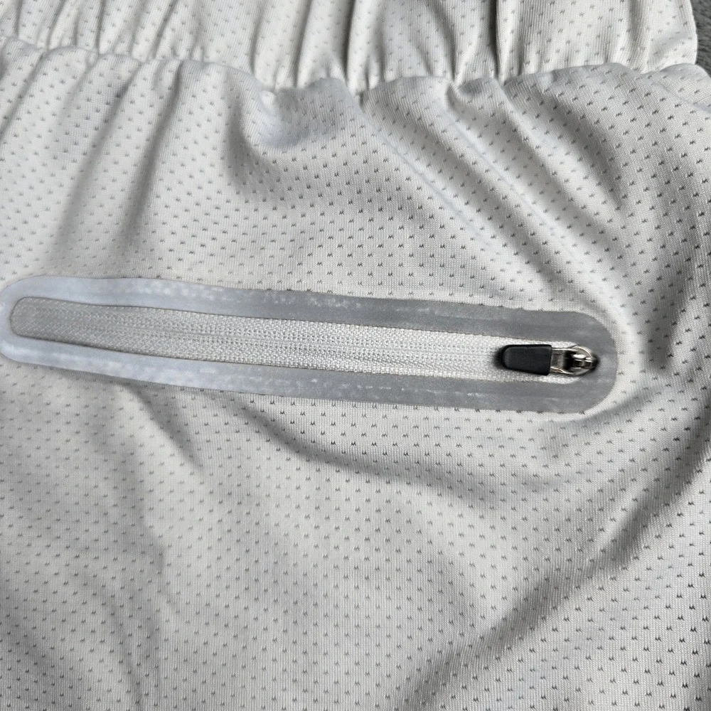 Youngla Activewear Shorts Mens XXL White Gray Compression Drawstring 4.5